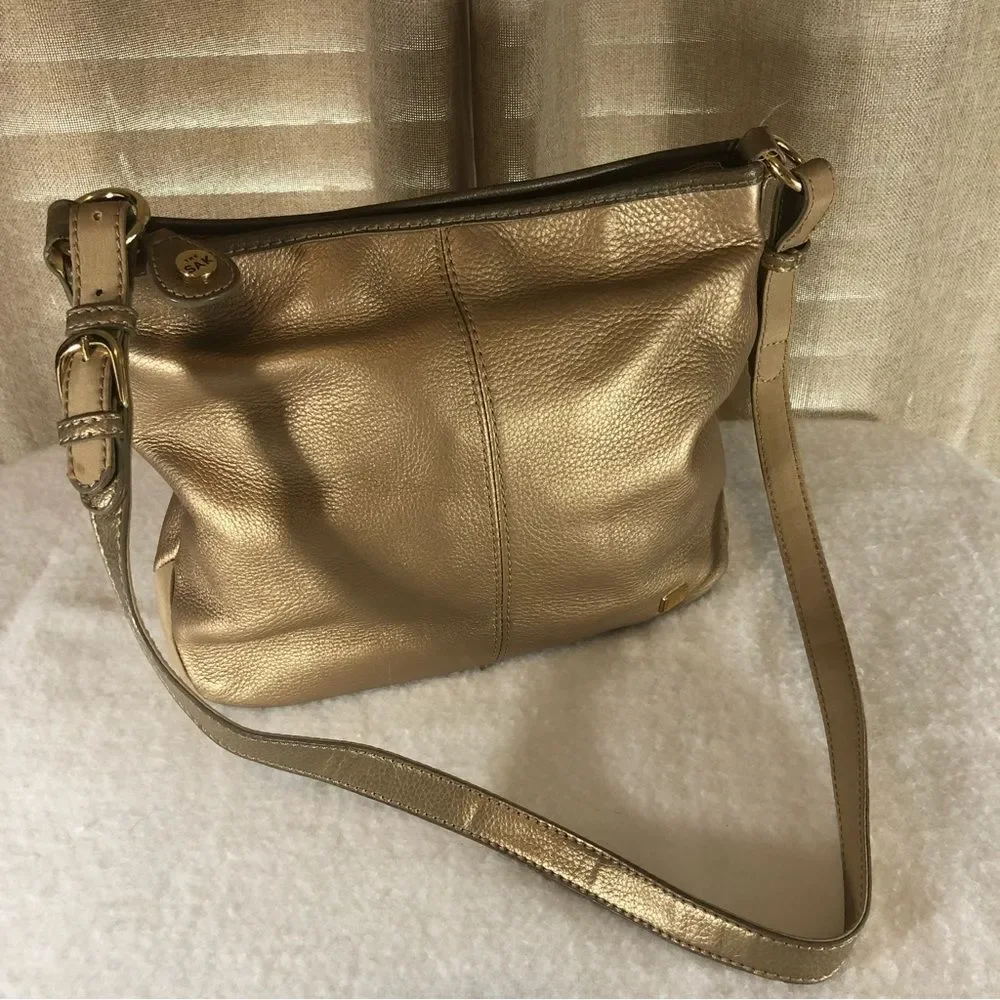 𝅺THE Sak Vintage gold shoulder bag